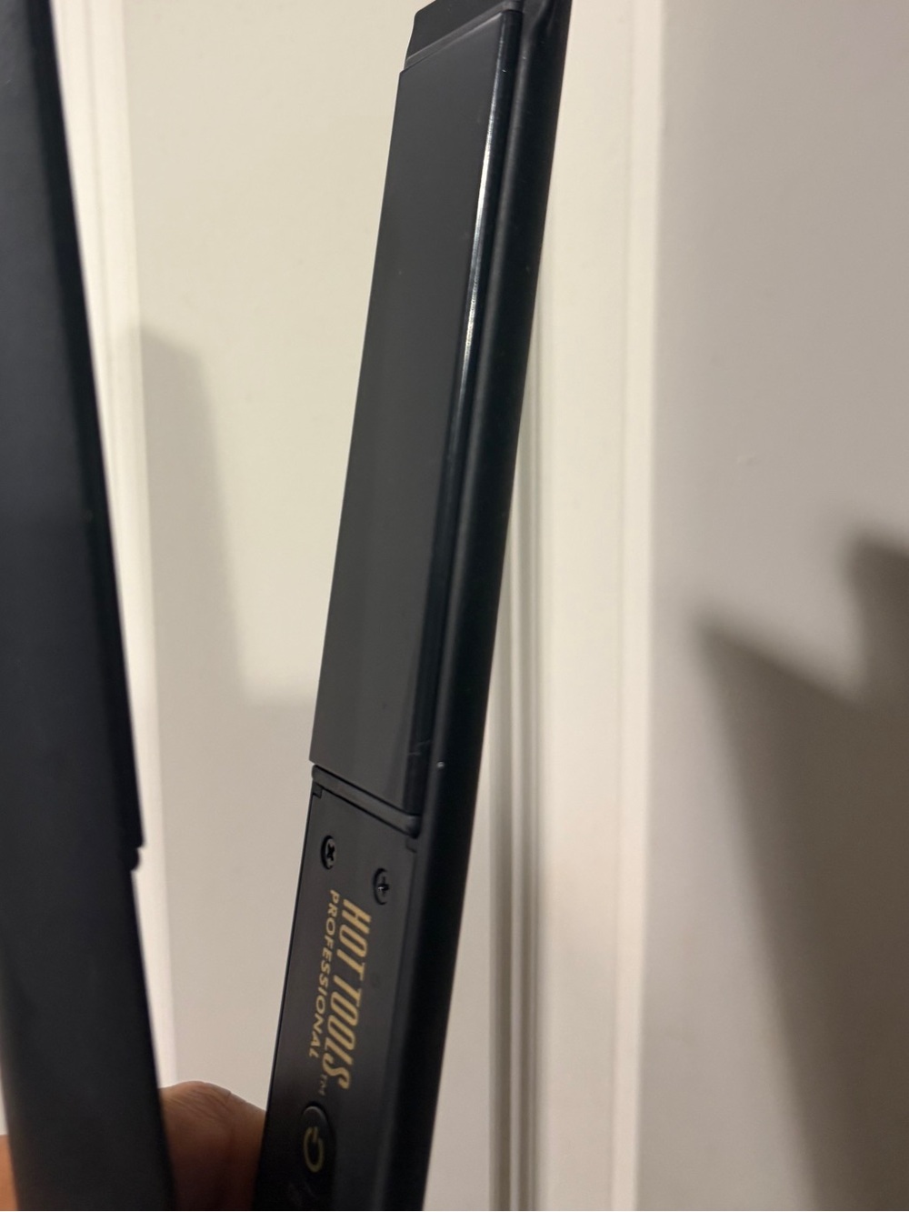 Like new - Hot Tools Black Flat Iron Hair Straightener